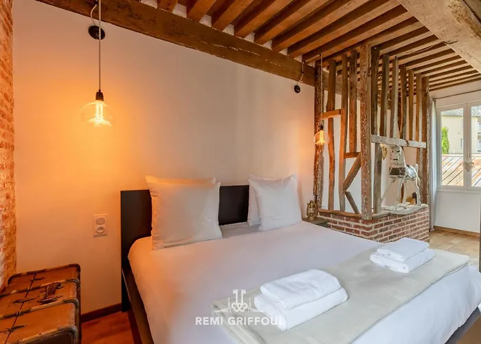 Le De Lou Hot Tub Sauna & Private Patio 2 Guests * 옹플뢰르