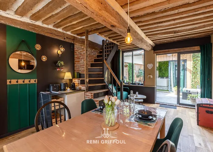 펜션 Le De Lou Hot Tub Sauna & Private Patio 2 Guests