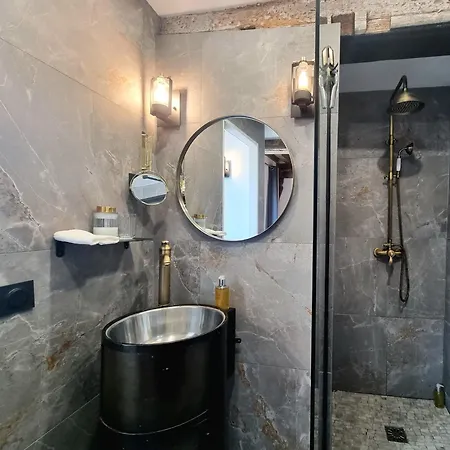 Le De Lou Whirlpool Bath - Sauna - Patio 2 Guests *