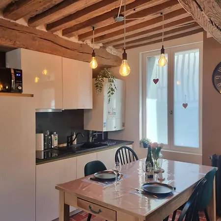 Le De Lou Whirlpool Bath - Sauna - Patio 2 Guests * Honfleur