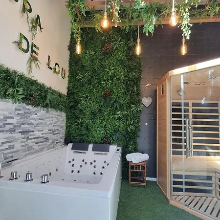 Le De Lou Whirlpool Bath - Sauna - Patio 2 Guests * Honfleur