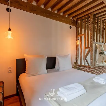 Le De Lou Whirlpool Bath - Sauna - Patio 2 Guests * Honfleur