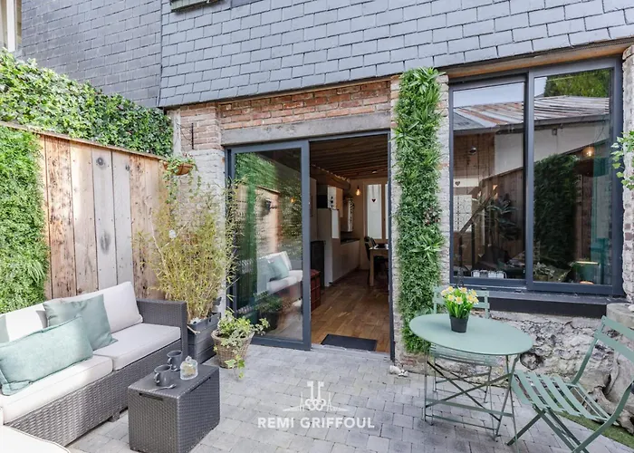 Le De Lou Hot Tub Sauna & Private Patio 2 Guests *