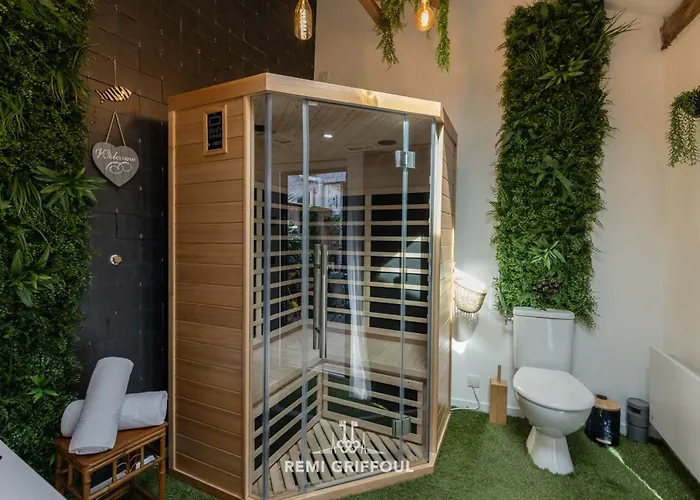 Dom wakacyjny Le De Lou Hot Tub Sauna & Private Patio 2 Guests *