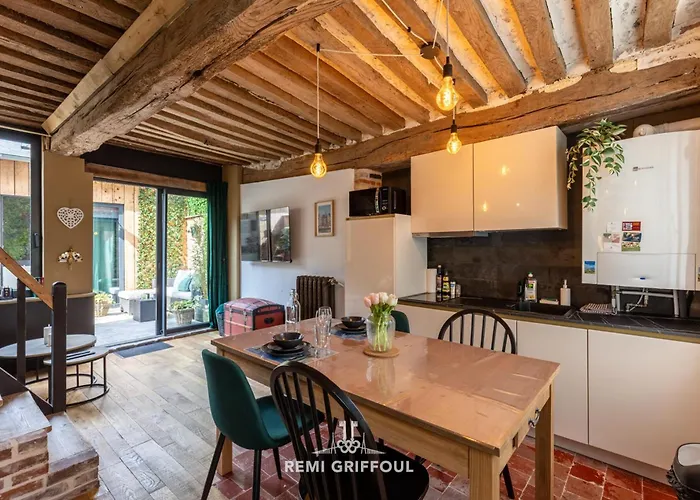 בית נופש Le De Lou Hot Tub Sauna & Private Patio 2 Guests